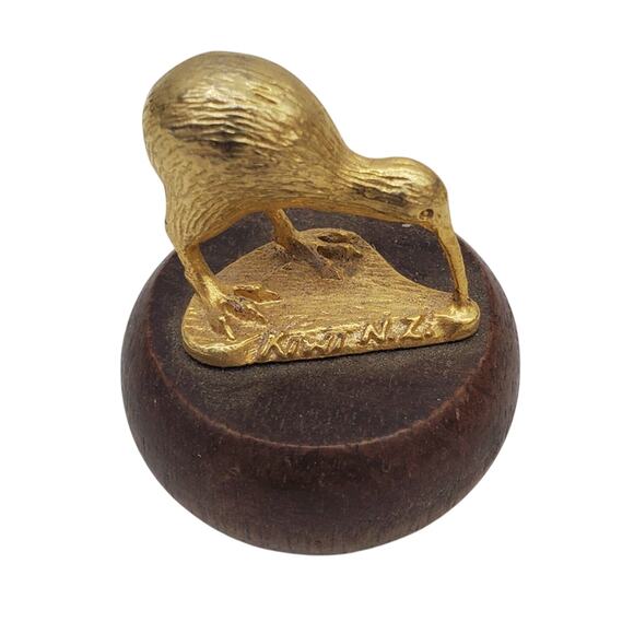 New Zealand Kiwi Flightless Mini Gold Metal Bird Kiwi Figurine 2" - Picture 1 of 4